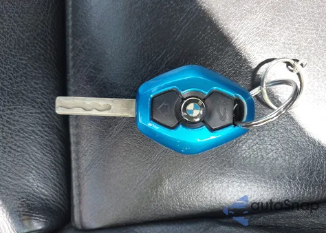 2005 BMW 330Xi from USA, damaged, VIN WBAEW53435PG12112